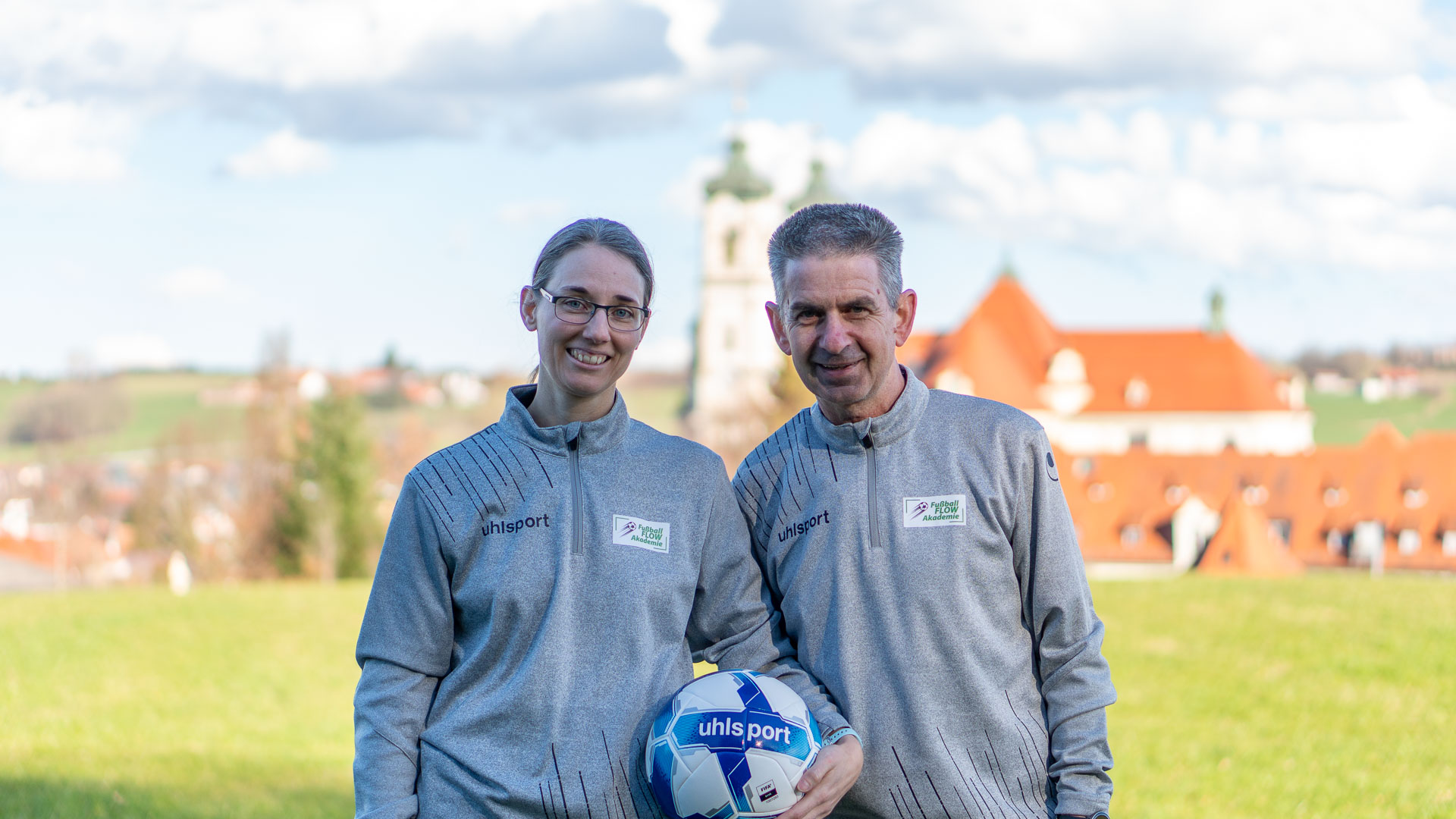Aus der Praxis für die Praxis: Wir freuen uns darauf, dich und deine fußballerischen Ziele kennenzulernen – Katrin Knill & Jürgen Kipper